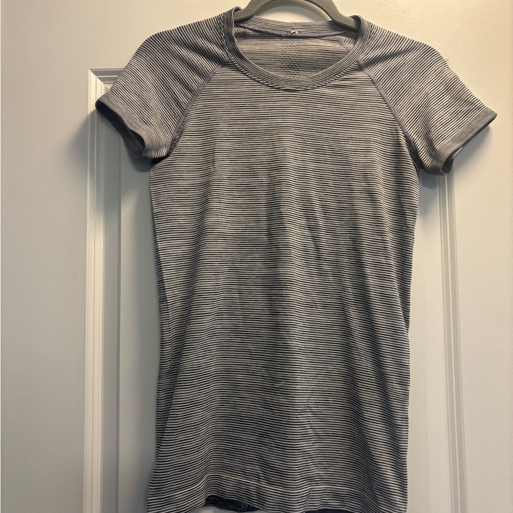 Lululemon Womens Swiftly Tech Short Sleeve Striped Crew Neck Top, Size 6